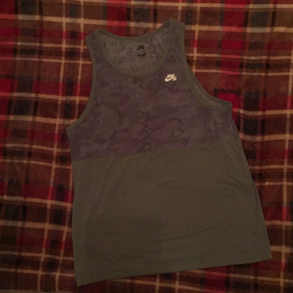 Nike sb tank top size medium